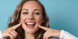 ¿Carillas de composite o porcelana? Cuál es mejor